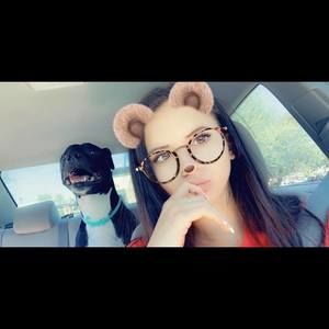 Meet your Posher, Alexis